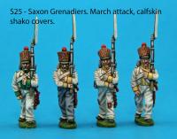 S25 – 4 Saxon grenadiers in march-attack poses. Calfskin shako covers.