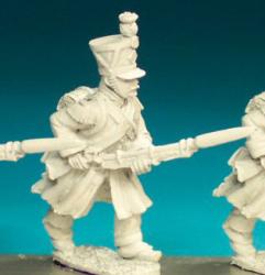 FN258 Voltigeur / Grenadier - Greatcoat Pre 1812 - Advancing, Low Porte, Shako (1 Figure)