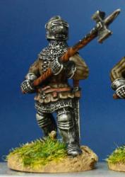 HW46 Dismounted Man At Arms - Standing With Poleaxe - Aketon & Houndskull Visor (Down) (1 figure)