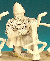 HW90 Crossbowman - Tunic And Bascinet, Kneeling Winding Windlass (1 Figure)