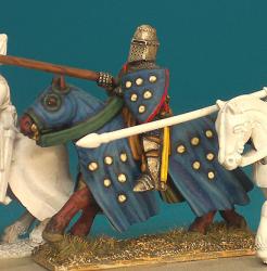HWC3 Mounted Man At Arms - Lance Forward - Short Surcoat And Helm (1 figure)
