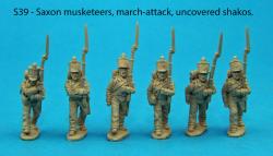S39 - Six Saxon musketeers in march attack poses. Uncovered shakos.