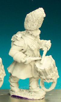 FN154 Dutch Grenadier Drummer - Advancing, Greatcoat And Bearskin (1 Figure)