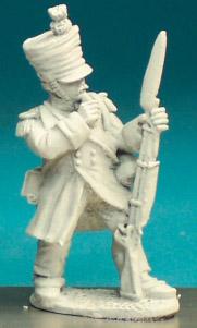 FN265 Voltigeur / Grenadier - Greatcoat Pre 1812 - Biting Cartridge, Weatherproof Shako (1 Figure)