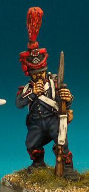 FN342 Shako With Upright Plume, Post 1806 - Carabinier/Voltigeur Biting Cartridge (1 Figure)