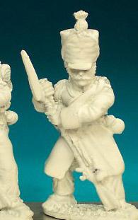 FN52 Voltigeur (1812-1815) - Loading, Greatcoat, Weatherproof Shako (1 Figure)