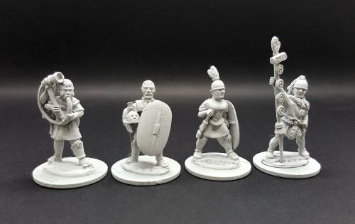 REP01 Republican Roman Command (Standing) (4 figures)
