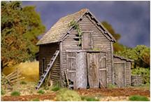 REN054 Ramshackle Barn (Plastic Kit)