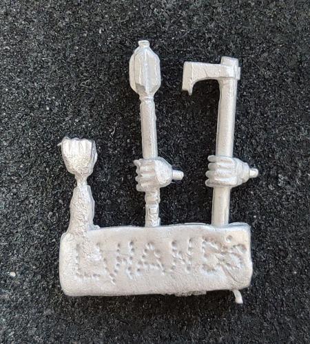 SC115 Left Hand Weapon Sprue (Mace, Fist, Axe) (12 pieces)