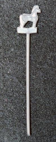 STD16 Celtic Horse Standard (1 piece)