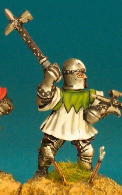 WR71 Dismounted Man At Arms War Hammer Raised - Tabard Closed Face Barbute (1 figure)