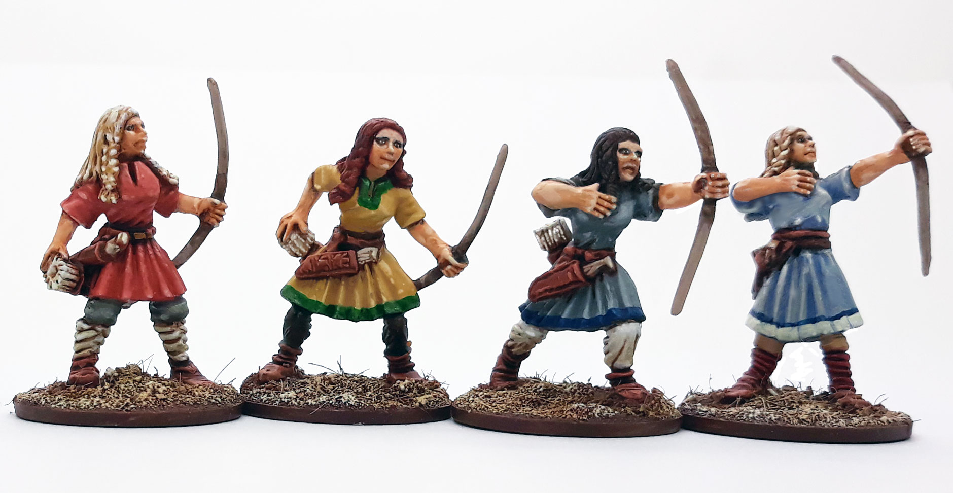 6 Shieldmaidens by Medbury Miniatures With Round Bases. SAGA. 